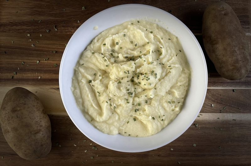 The Best Creamy Mashed Potatoes - Low Calorie / Light