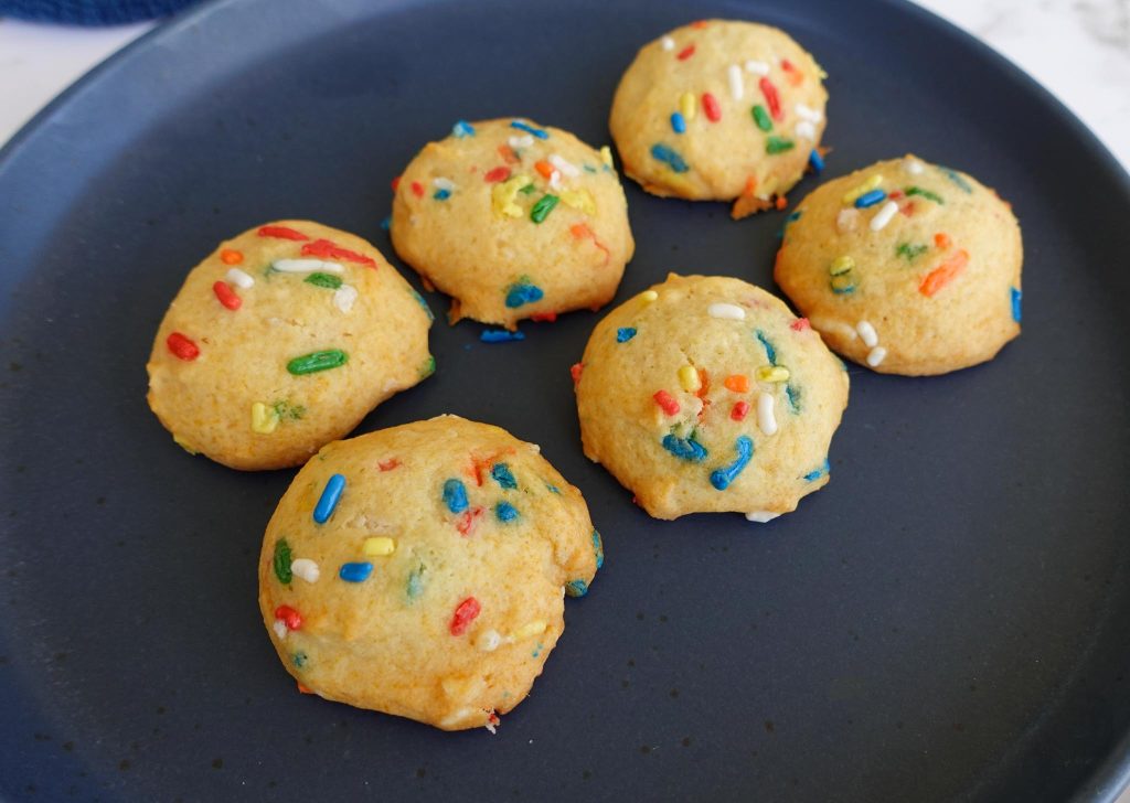 low calorie cookies, birthday cake sugar cookies